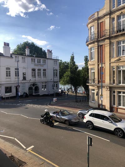 Flat available 3 rooms - 2 Doubles and 1 Single Main Photo