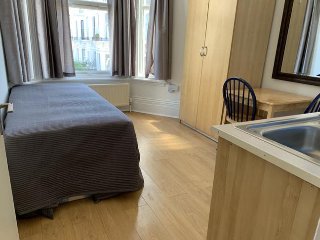 Newly refurbished single SW10 Main Photo