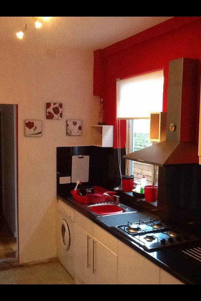 Quiet street DOUBLE room to rent Main Photo