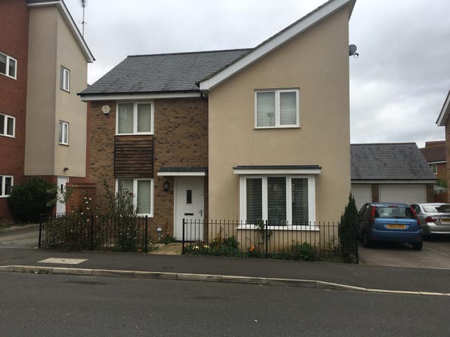 Single room for sharing in a 4 Bed detached house Main Photo