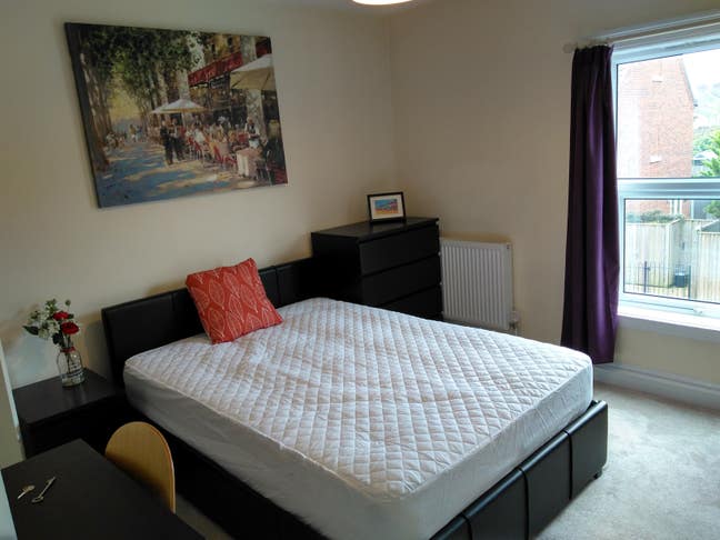 Fully furnished double room available Main Photo