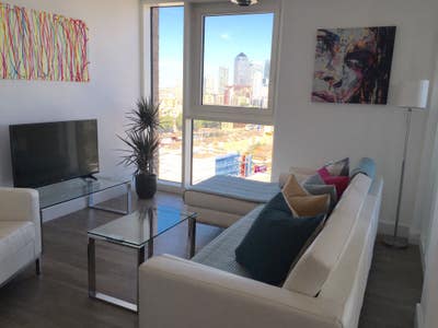 ** Stunning 16th floor, 2 kingsize bedroom flat** Main Photo