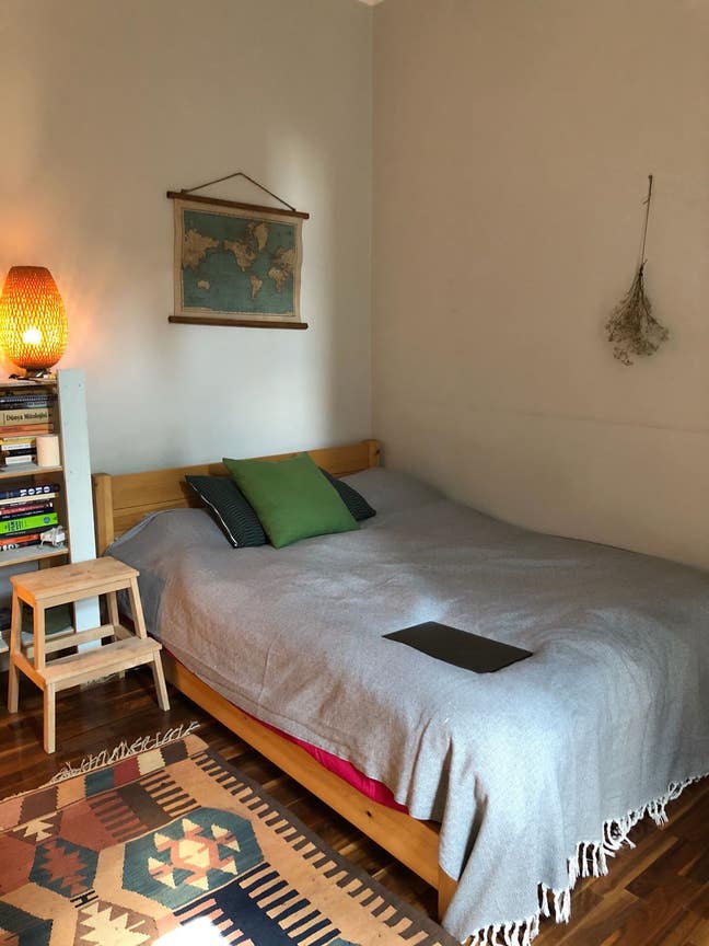 Large Double Bedroom with Entrance to the Garden Main Photo