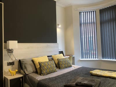 Professional Rooms in Refurb House near Lark Lane Main Photo