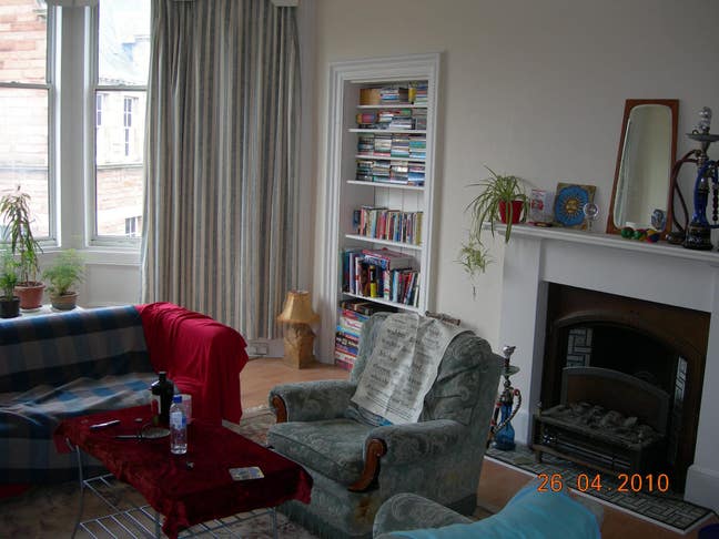 Double room in huge all-female flat close to uni Main Photo