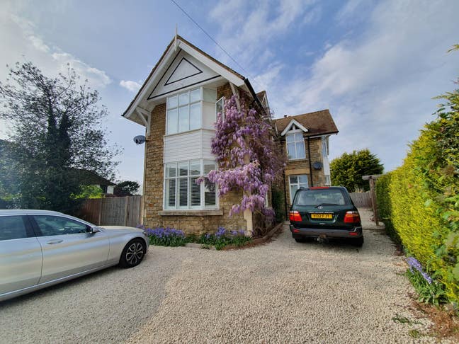 Large double with ensuite, furnished Main Photo