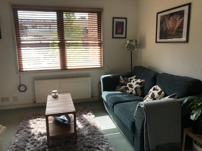 Great 1 bed flat in popular W12 development Main Photo