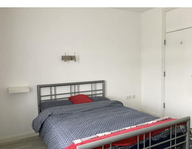 Double ensuite - Staines! Great location. Main Photo