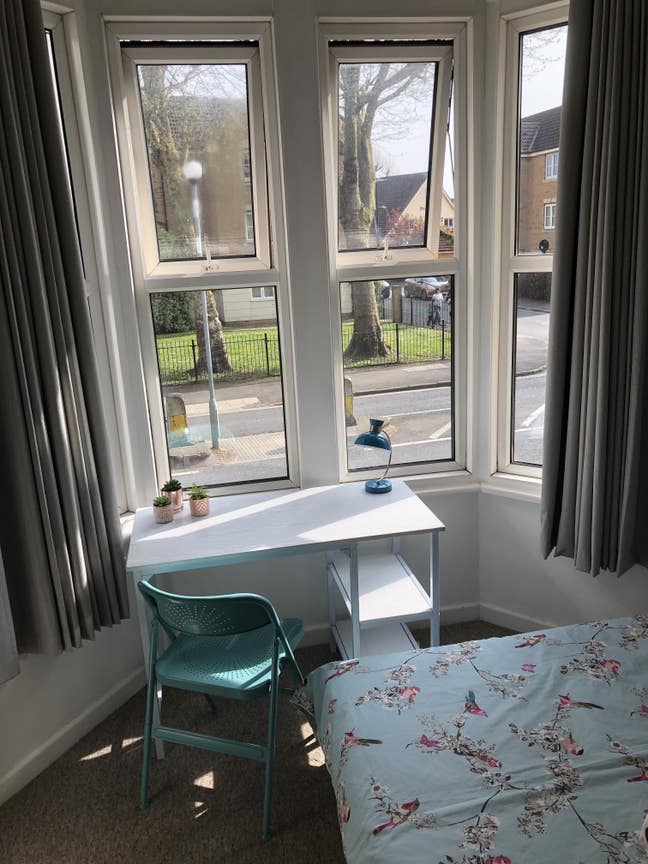 Large, bright, double en-suite bedroom. Main Photo