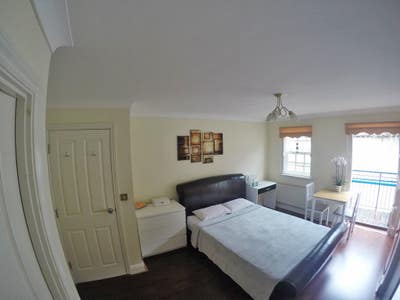 Large Double Ensuite Room With Balcony  Main Photo