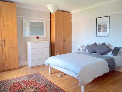 *HUGE Double Room inc. All Bills* - Barnes SW13 Main Photo