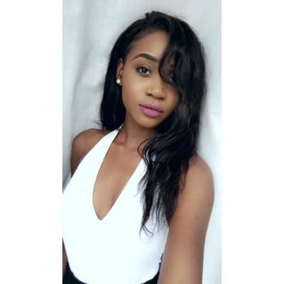 Professional female seeking double room Main Photo