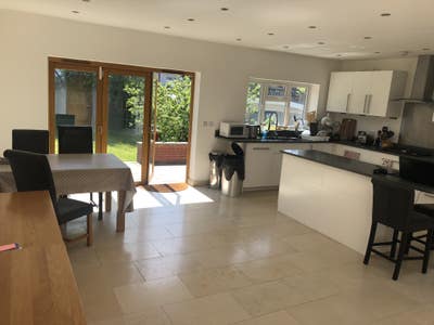 Large single room, in quiet detached house Main Photo