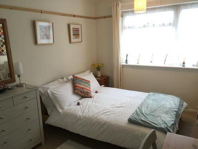 Double Room - MON to FRI - light and airy flat Main Photo