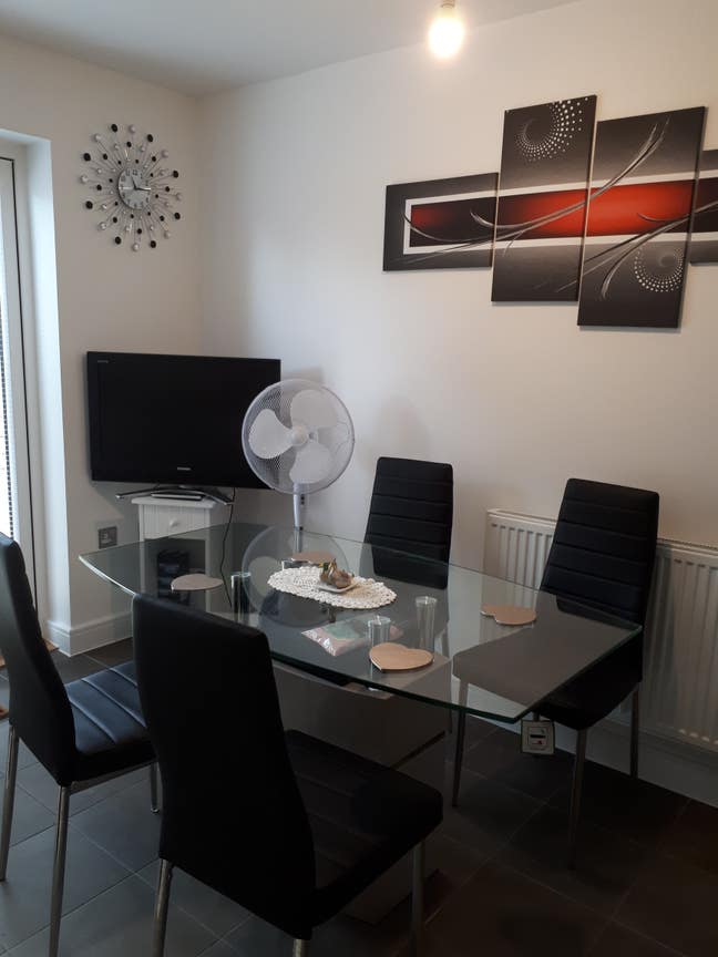 Furnished double room  in a friendly house Main Photo