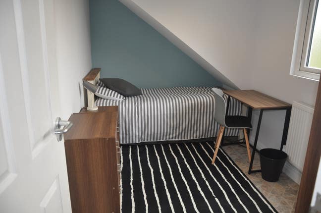* Modern Single Room, Friendly Home *  Main Photo