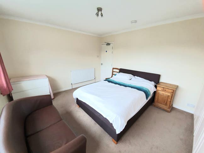 Luxury double room all bills included Main Photo