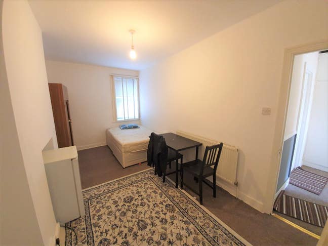 Lovely Large Double Room in Finchley Main Photo