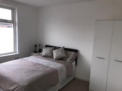 Elgin Street Largest room with en suite Main Photo