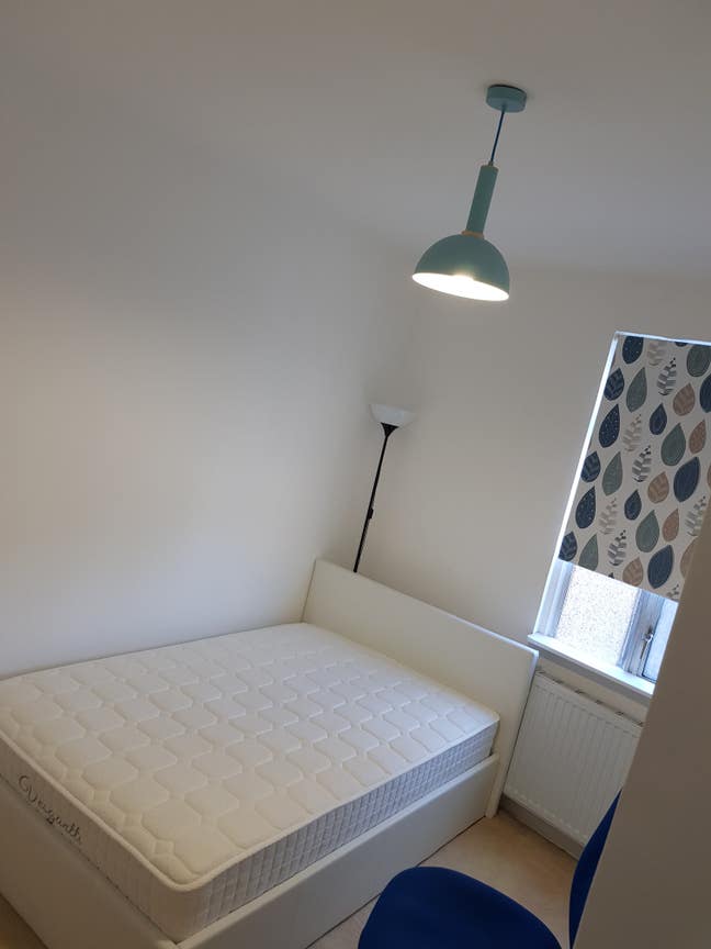 Bright, Clean & Fully Furnished Room Main Photo