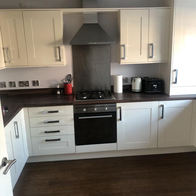 Modern double bedroom  in South Manchester Main Photo