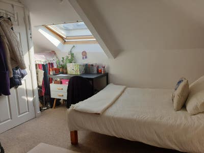 Self Contained Bedsit  Main Photo