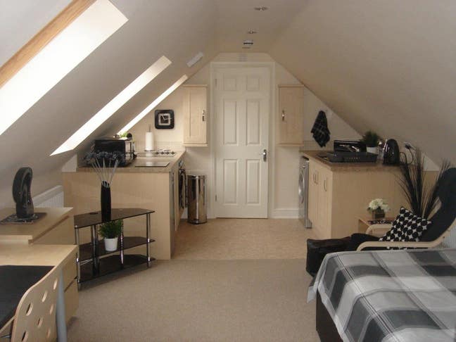 Impressive Fully Furnished Self Contained Studio A Main Photo