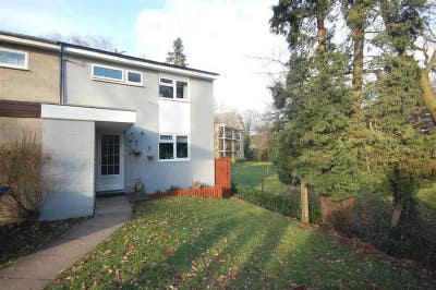 Lovely Double-bed room-Fully furnished Main Photo