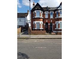 Well Presented Double Room - Shared House  Main Photo