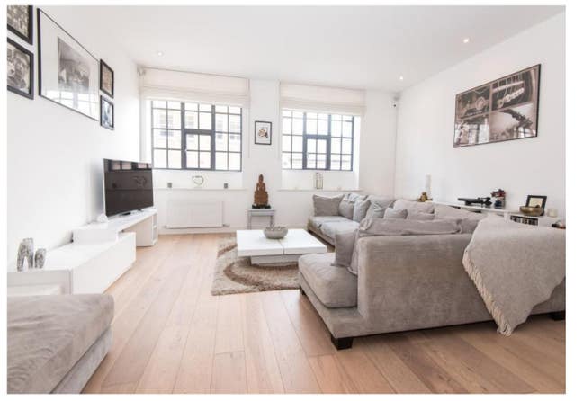Beautiful Room In New York Style apt with Balcony Main Photo