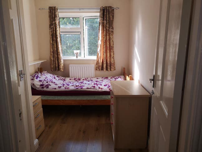 Single Room Fully Furnished - Bill Included Main Photo