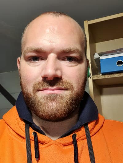 I am a professional male  aged 39 looking for... Main Photo