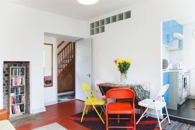 A 2 Bedroom Flat of Character Council Tax Included Main Photo