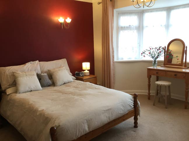 Double Room in Denham Main Photo