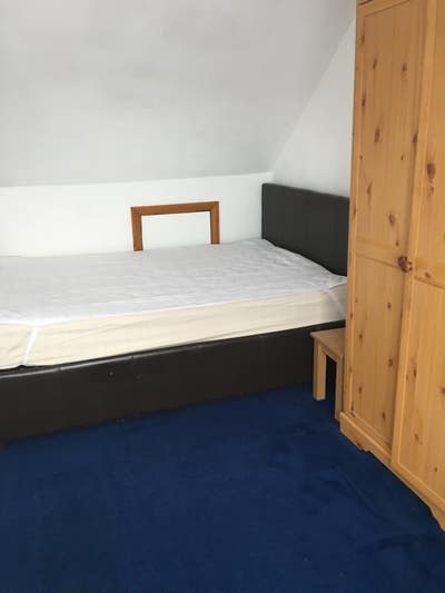 Large attic conversion double room with own shower Main Photo