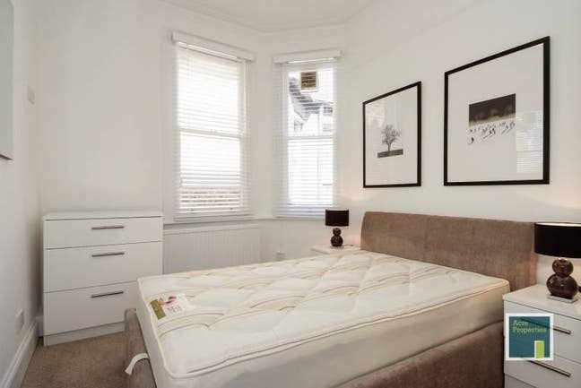 Double room W4 nxt to tube.ALL bills inc+WiFi Main Photo
