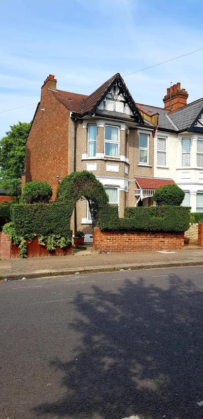 A Must See Bright and Spacious Double Size Room Main Photo