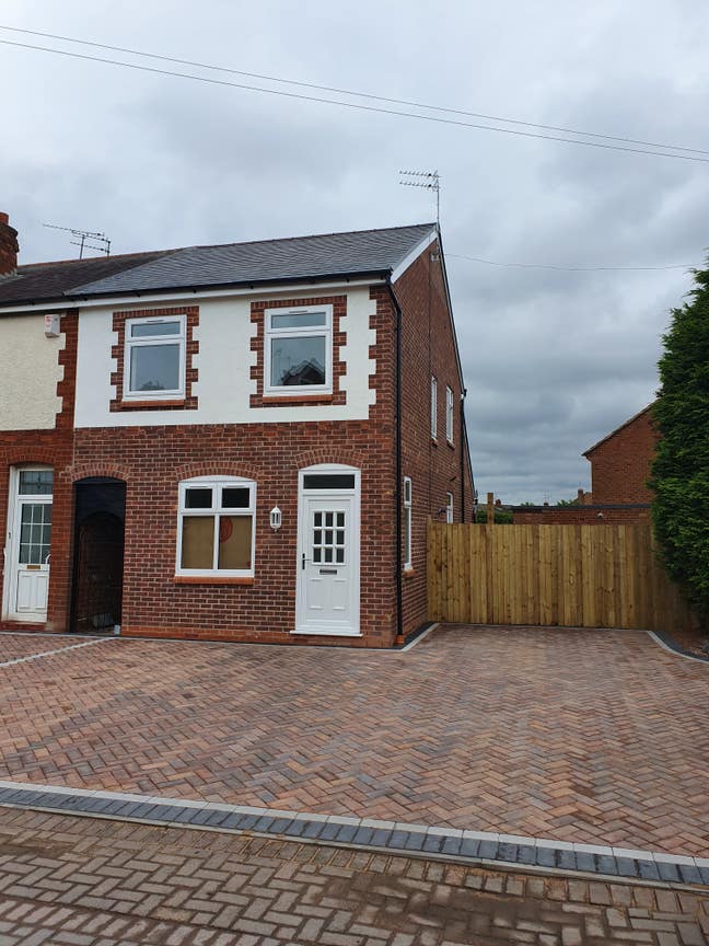 Beautiful House Near City Centre! Main Photo