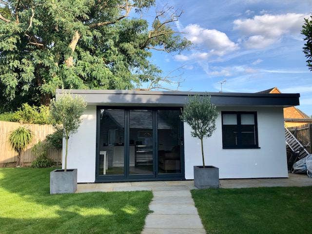 Wraysbury,Windsor, Heathrow Self Contained Annexe  Main Photo