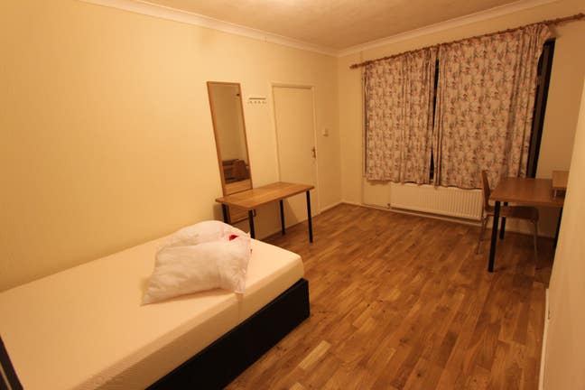 Close to New Eltham / London SE9 Double Room  Main Photo