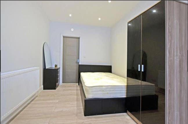 Studio Flat  Main Photo