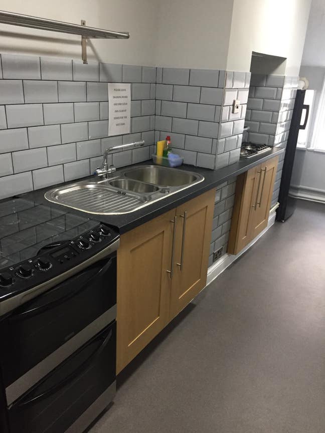 1 &2 bed apartment upper Bangor NO COUPLES   Main Photo