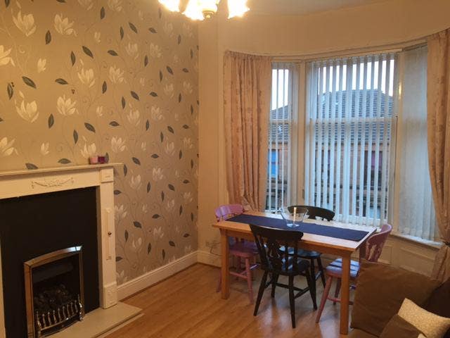 Bright and spacious 2 double bedrooms in G20 Main Photo