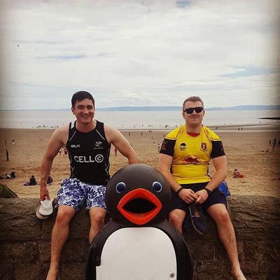 professional seeks double room or buddy up Main Photo