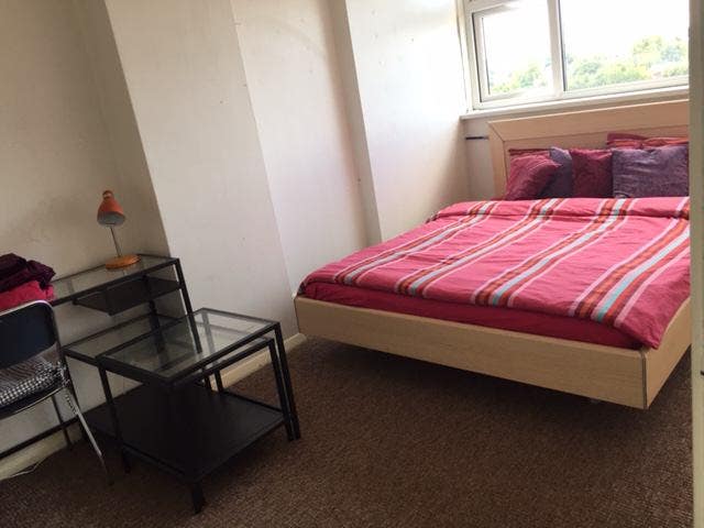 A double  bedroom in a family home in Angel Main Photo