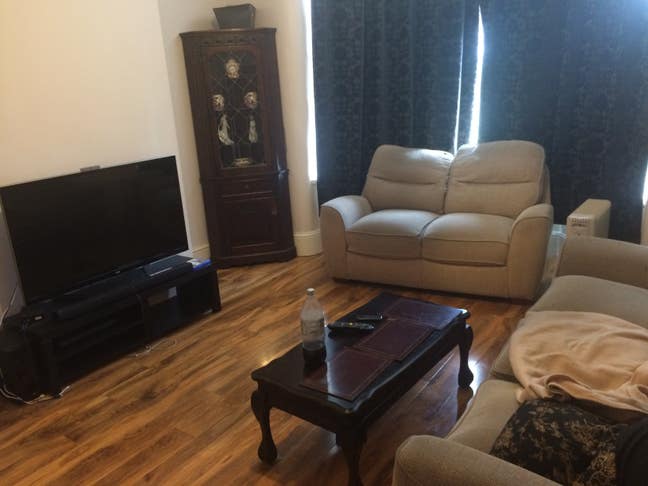 Large  double room close to bet365 and royal stoke Main Photo