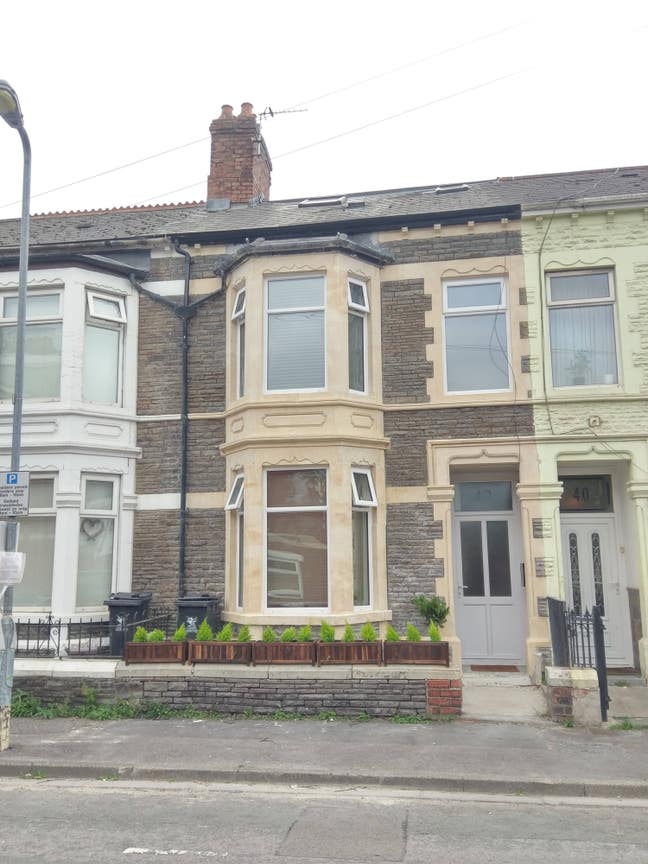 Double bedroom in Stunning Property Main Photo