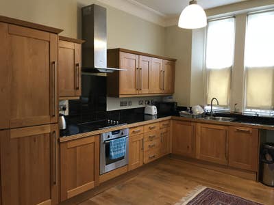 Spacious garden flat in s10  Main Photo