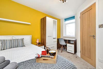 STUNNING double room with ensuite Main Photo