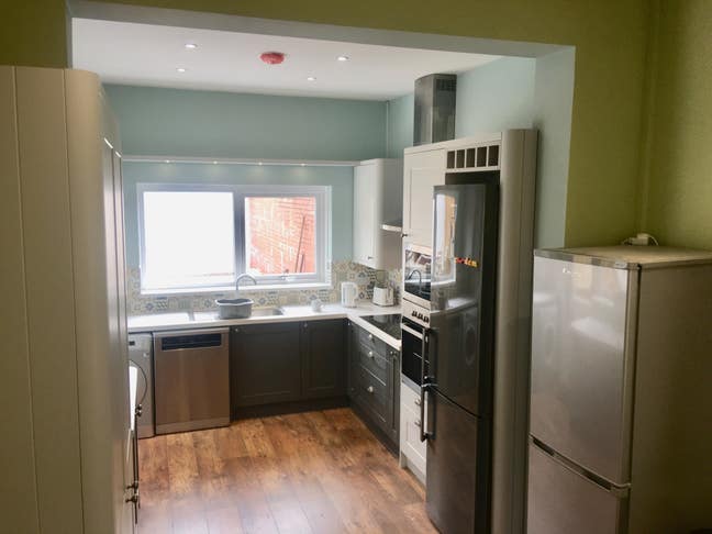 Double Rooms in Professional house share Main Photo